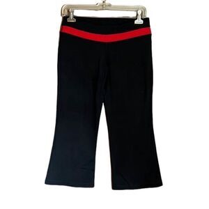 3 for $30! One tooth capris with red band‎